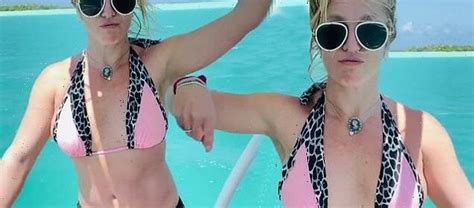 Britney Spears Flaunts Her Toned Figure In A Pink Bikini Top Hot Lifestyle News