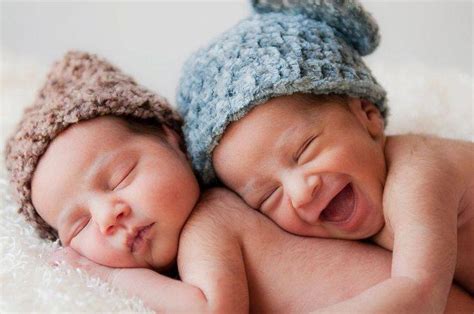 Twin Babies Sleeping 23 Photos Which Are Simply Visual Sugar Cubes Briffme