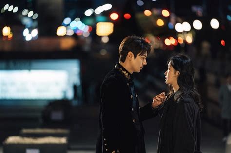 Ini 7 Penulis Naskah Drama Korea Terbaik yang Sukses dan Populer | BukaReview