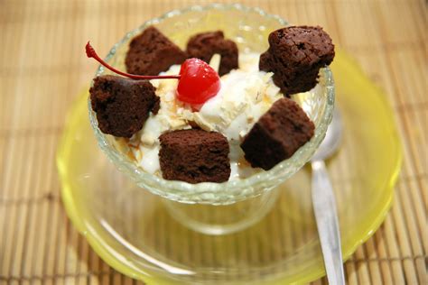 Wordpress i am pleased to share this homemade mango icecream with all of you. How to Make an Ice Cream Sundae with Brownies: 6 Steps