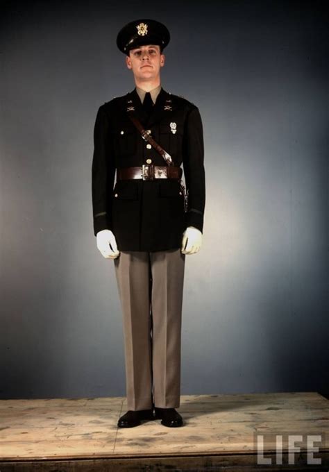 Us Army Officer 1st Lieutenant In Regulation Service Uniform In 1941