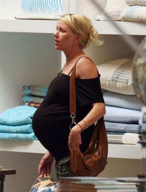 A Very Pregnant Naomi Watts Stops By The Market Growing Your Baby