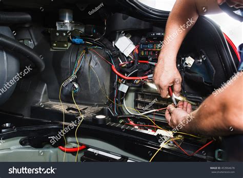 6293 Auto Electrician Images Stock Photos And Vectors Shutterstock