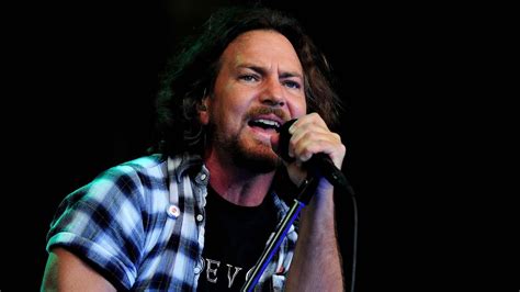 Eddie vedder, jerry hannan, michael brook, kaki king. Things About Eddie Vedder That Even Pearl Jam Doesn't Know!
