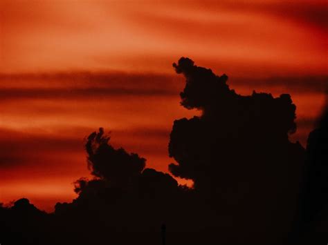 Download Wallpaper 800x600 Clouds Sunset Dark Sky Pocket Pc Pda Hd