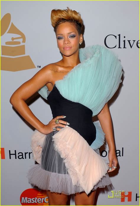 Rihanna Rocks Clive Davis Grammys Party Photo 2412861 2010 Grammy