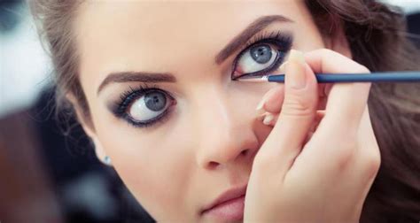 Top 10 Fall Eye Makeup Tutlorials To Try This Season