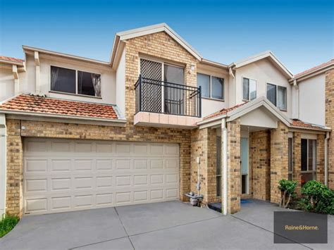 Shared rooms with shared bathroom: 3/8 Hemmings Street, Dandenong, Vic 3175 - Townhouse for ...