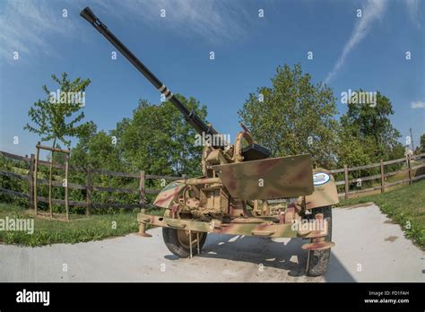 Bofors 40mm Anti Aircraft Gun Stock Photo Alamy