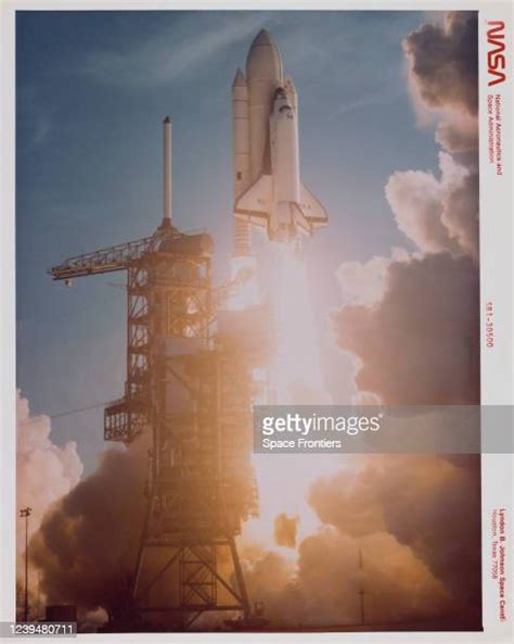 Space Shuttle Columbia Photos And Premium High Res Pictures Getty Images