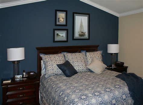Colors good with blue wall decor. dark blue accent wall | Decor ideas | Pinterest ...
