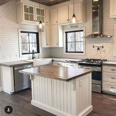 Kitchen countertop pictures, ideas, installation advice and more. 60 Great Farmhouse Kitchen Countertops Design Ideas And ...