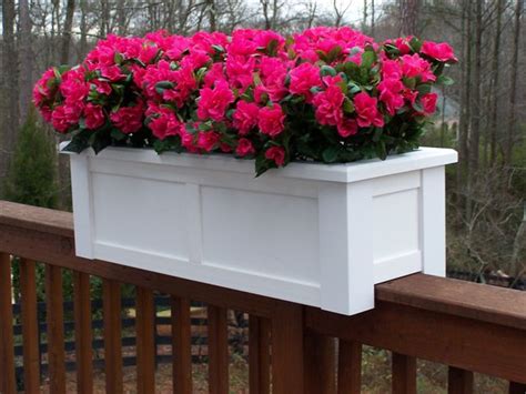 Through modern welding and fabrication methods we manufacture a vast array of products for your home or business. 30" Hampton Rail Top Planter- 2X4 Rail