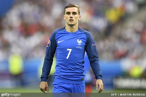 Son petit frère de 22 ans, théo, s'est fiancé à marie ! Euro 2016: Scratch That, Antoine Griezmann Is Your Official UEFA Player Of The Tournament | Who ...