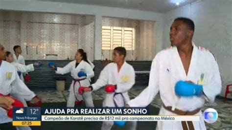 Morador da Cidade Alta campeão brasileiro de karatê luta para pagar sua ida para o Pan