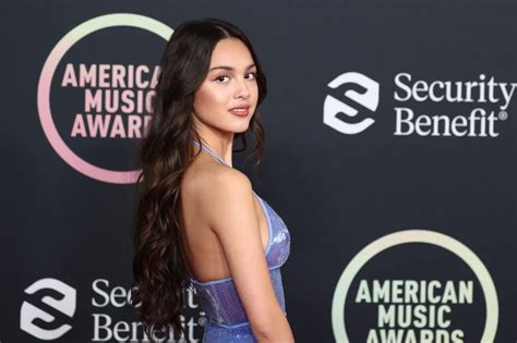 Olivia Rodrigo Arrived At Her First Amas In A Gown Fit For A Winner