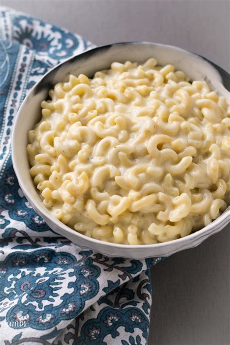 Biting into the delicious dish that is mac and cheese has always been a delight for children and adults. WHITE CHEDDAR MAC & CHEESE | AMBS LOVES FOOD