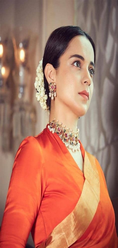 ‌bollywood Actress Kangana Ranaut Looks Beautiful In Saari See Photos
