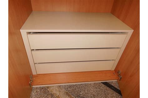 Realizzato in plastica ecologica, forte cuscinetto di carico, resistente e pratico. Cassettiere interne per armadi - Terminali antivento per ...