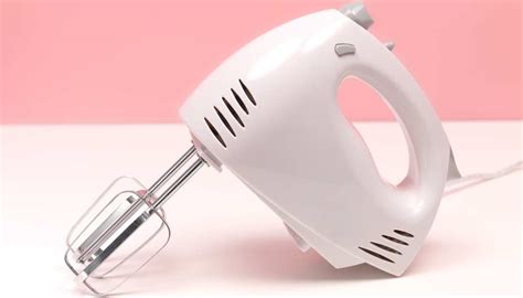 7 best hand mixers for virtually any home baking task. Best Hand Mixer Reviews 2021: Top 5+ Recommended - MerchDope