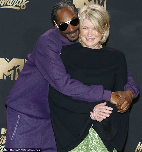 Martha Stewart Insists She Would Never Date Snoop Dogg Daily Mail Online