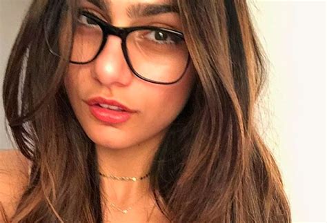 Upbeat News Mia Khalifa Reveals Truth Behind Adult Film That Destroyed Her Life