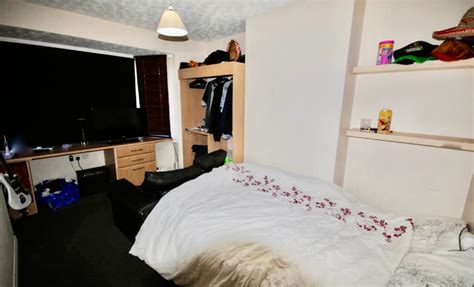6 Bedroom House For Rent St Annes Road Leeds Ls6 3nz Unihomes