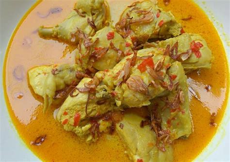 Selain disajikan dengan sayur nangka, ketupat sayur juga ditambahkan sayur pakis. Aneka Olahan Ayam Berkuah - masakan mama mudah