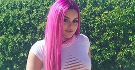ariel winter flashes underboob and curvy rear as she slut drops in slashed top and tiny