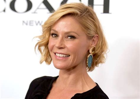 Julie Bowen To Star In Cbs Comedy Pilot From Will And Grace Creators