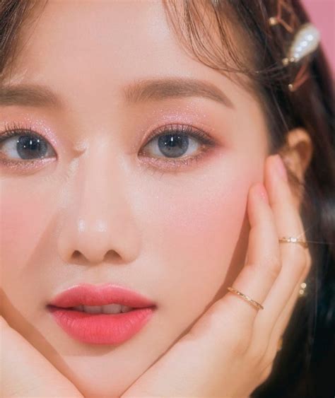 These 8 Doe Eyed Female Idols Have Some Of The Biggest Eyes In K Pop