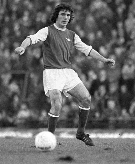Frank Stapleton Of Arsenal In 1976 Futebol Ingles Futebol