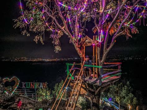 Nah, untuk masuk kawasan bukit alesano dan ingin camping, pengunjung pun harus membayar tiket dengan harga rp15.000 per orang per malam. Gunung Kuniran Kulon Progo - Harga Tiket Masuk, Menu Dan Lokasi - Travel And Word