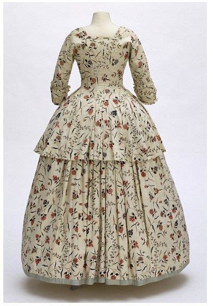 Caracos Back 18th Century Fashion 1770s Fashion Historical Dresses