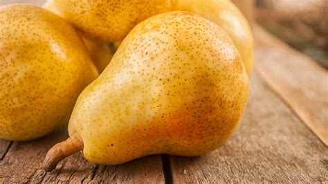 Whats In Season Pears Canadian Food Focus