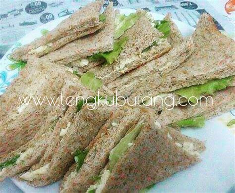 Caranya adalah menumis daging dan menggoreng telur dengan menggunakan mentega. RESEPI SANDWICH TELUR ALA HOTEL SEDAP DAN MUDAH!