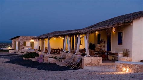 These hotels might often be so unique and romantic that you do not want to leave your room. Ecolodge Cape Verde, Spingueira. | Cap vert, Vacances, Vert