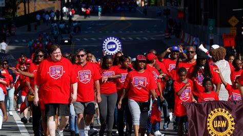 Uaw Contract With Gm Expires Strike Possible Sunday Night