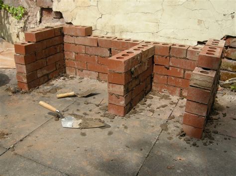 Il bagno in muratura è largamente impiegato nelle abitazioni in stile rustico e classico. Costruire barbecue in muratura - Arredamento per Giardino ...