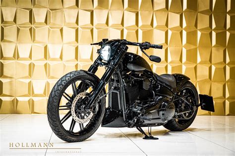 For 2020, the breakout comes in a nice range of colors: 2020 Harley-Davidson Softail Breakout 114 modified by Dark ...