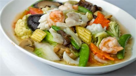 Siapkan sayuran, bakso, dan tofu. Resep Capcay Kuah Makanan Sehat