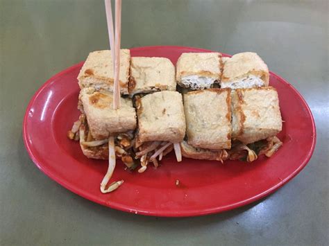 Kuey teow ini juga merupakan salah satu kategori makanan berat. KUEY TEOW GORENG LAU WAN SEDAP DAN MURAH !! KORANG KENA ...