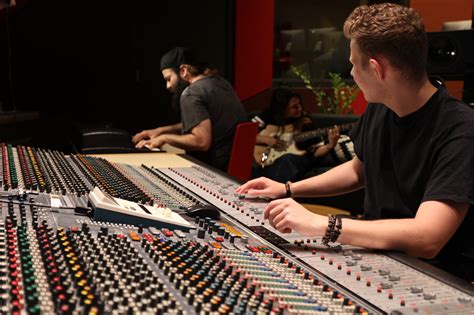 Full Time Advanced Diploma In Music Production And Sound Engineering Course Overview