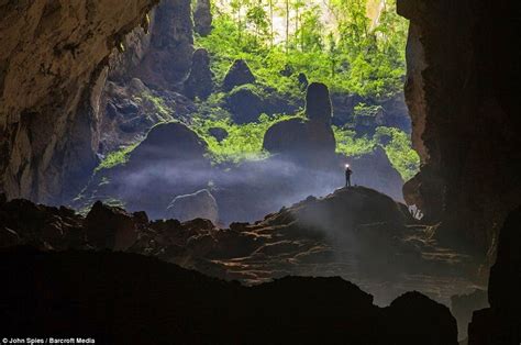 The Magestic Hang Son Doong The Largest Cave In The World Vietnam