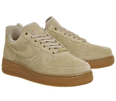 Air force one is the official air traffic control call sign for a united states air force aircraft carrying the president of the united states. Nike Air Force 1 '07 Trainers Beige Gum - Sneaker damen