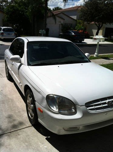 Purchase Used 2000 Hyundai Sonata Gls Sedan 4 Door 25l In Deerfield