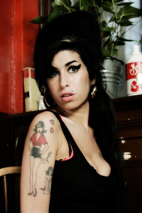 Jul 17, 2020 · amy jade winehouse was born on september 14, 1983, in the suburb of southgate in london, england. People - Amy Winehouse