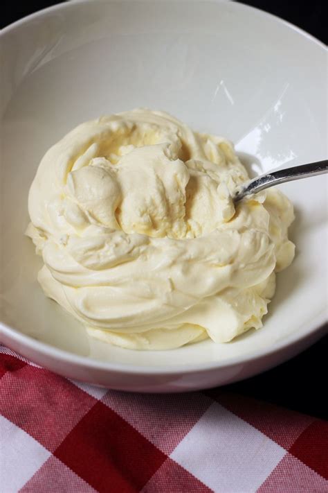 Both heavy whipping cream and heavy cream must contain 36% milkfat (4). Homemade Whipped Cream | Recipe | Homemade whipped cream, Desserts, Whipped cream