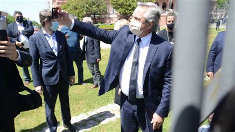 Es licenciado en economía, con posgrados en teoría y ciencias económicas. Noticias | El día en fotos