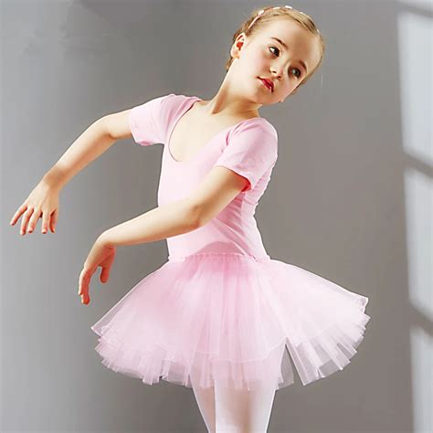 Балерина в розовом платье 96 фото